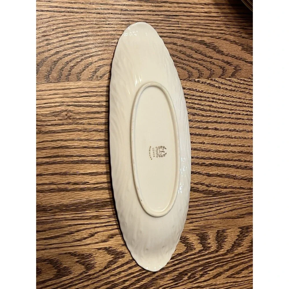 Lenox Porcelain Cream Color Butter Dish With 24K Gold Trim - Picture 3 of 4
